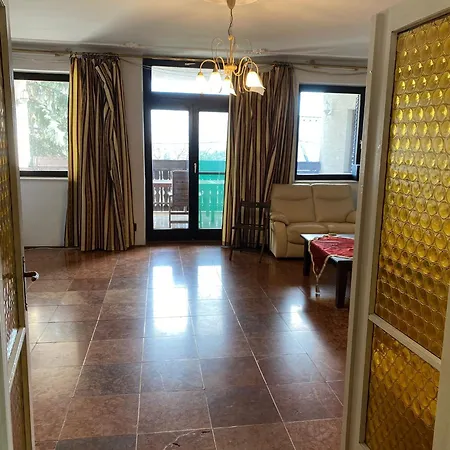 Luxury 3 Bedroom In A Forest 10min Drive From Center Budapest
