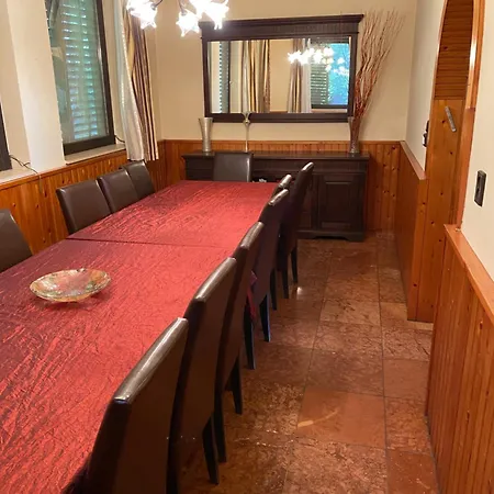 Villa Luxury 3 Bedroom In A Forest 10min Drive From Center Budapest