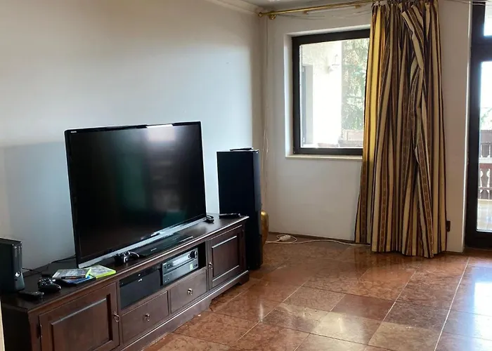 Luxury 3 Bedroom In A Forest 10min Drive From Center Будапешт