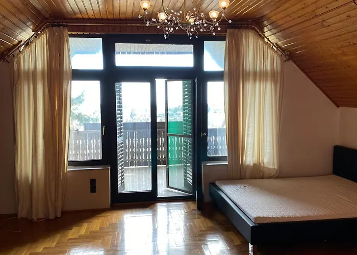 Luxury 3 Bedroom In A Forest 10min Drive From Center Вилла Будапешт