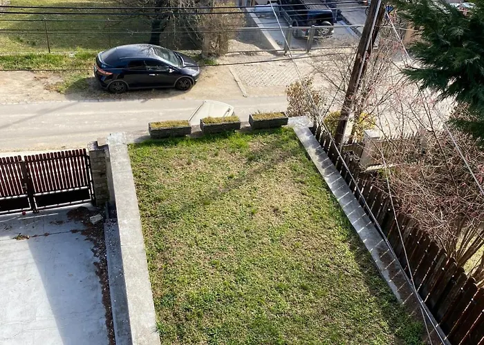 Вилла Luxury 3 Bedroom In A Forest 10min Drive From Center Будапешт