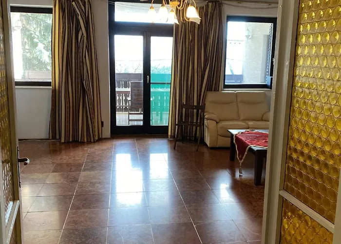 Luxury 3 Bedroom In A Forest 10min Drive From Center Будапешт