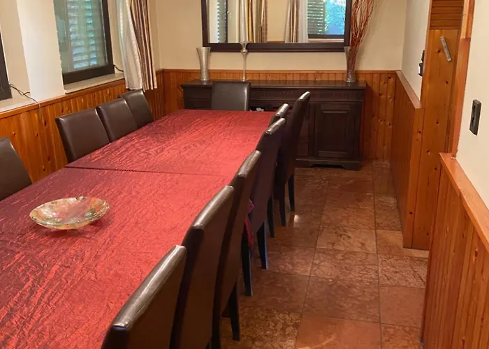 Вилла Luxury 3 Bedroom In A Forest 10min Drive From Center Будапешт