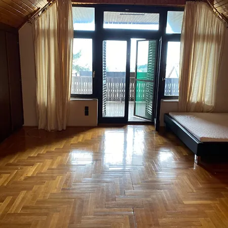 Luxury 3 Bedroom In A Forest 10min Drive From Center Villa
